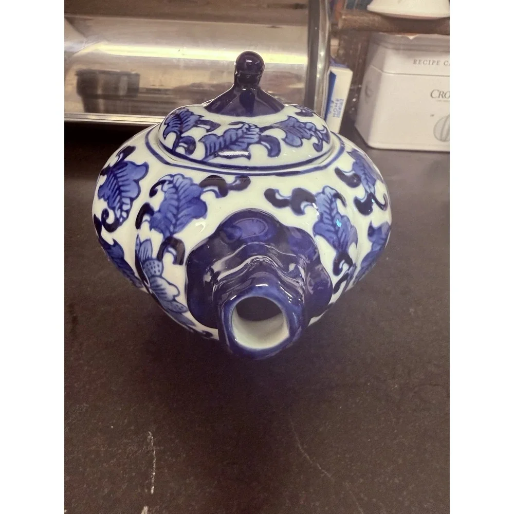 Vintage Chinese Modern Contemporary Export Blue & White Blue White Teapot